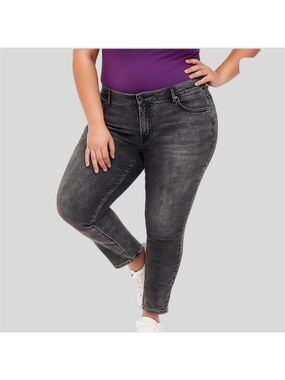 TORRID Black Bombshell Straight Denim Jeans Plus size 26 Regular
